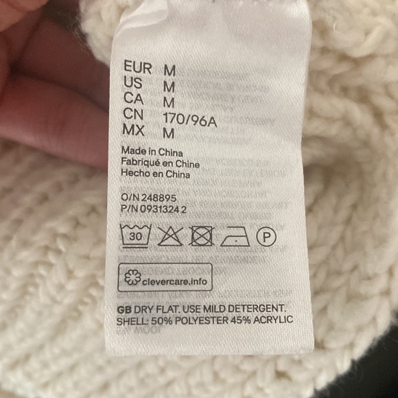 H&M chunky knit sweater vest in Beige color. - Picture 5 of 5